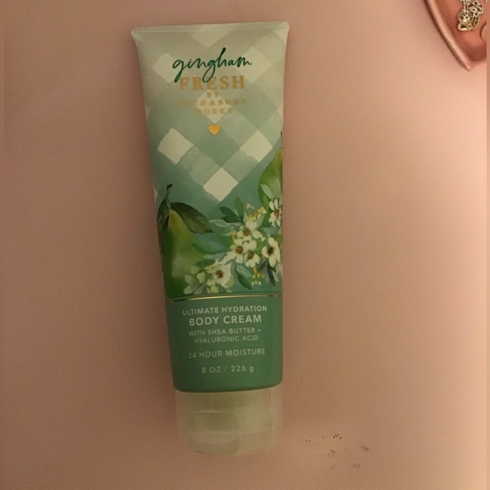 Gingham Fresh Body Cream By Bath And Body Works (New and Never used)
